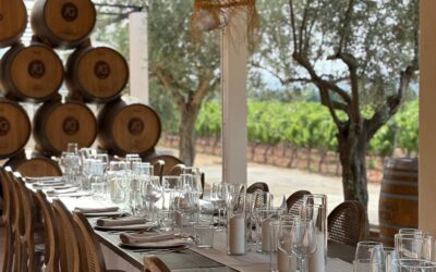 Vino, fuego y tradición: así fue nuestra cena privada en una bodega mallorquina con clientes de Canadá.